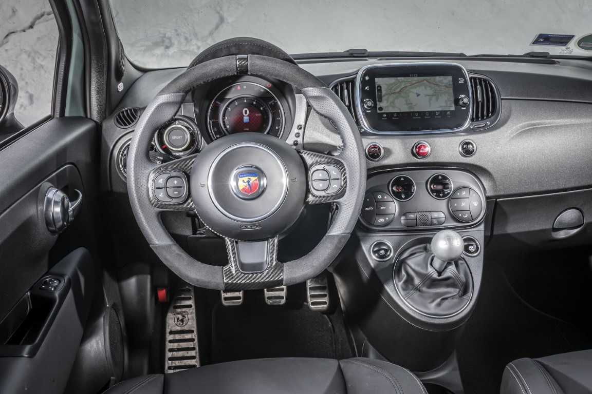 Abarth 695 70 Anniversario (Manual)
